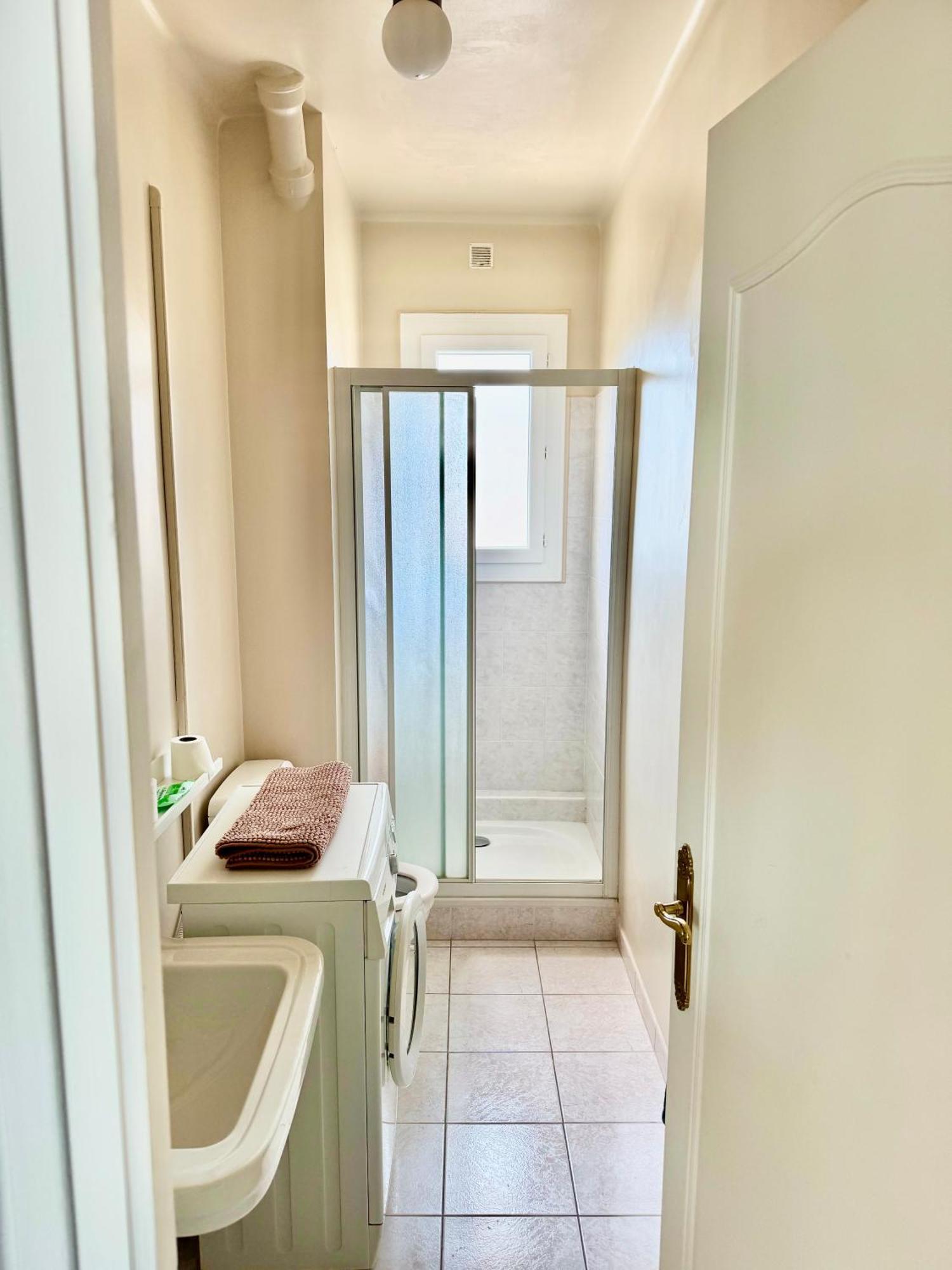 Cozy Studio, Sea View, Old Town, Near Beaches Antibes Luaran gambar